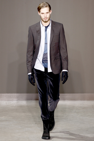 Louis Vuitton / - 2010-2011